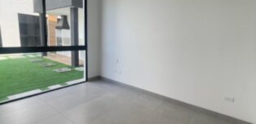 En Alquiler Departamento Planta Baja de Estreno 3 Dorm, en Samborondón Km 3