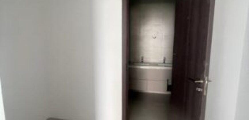 En Alquiler Departamento Planta Baja de Estreno 3 Dorm, en Samborondón Km 3