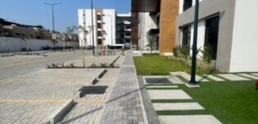 En Alquiler Departamento Planta Baja de Estreno 3 Dorm, en Samborondón Km 3