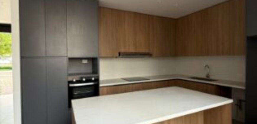 En Alquiler Courtyard Semi – Amoblado de 3 Dorm en Sotileza – Isla Mocoli.