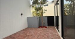 En Alquiler Courtyard Semi – Amoblado de 3 Dorm en Sotileza – Isla Mocoli.