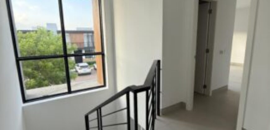 En Alquiler Courtyard Semi – Amoblado de 3 Dorm en Sotileza – Isla Mocoli.