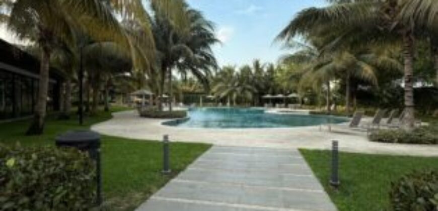 En Alquiler Courtyard Semi – Amoblado de 3 Dorm en Sotileza – Isla Mocoli.