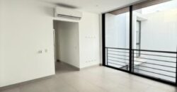 En Alquiler Courtyard Semi – Amoblado de 3 Dorm en Sotileza – Isla Mocoli.