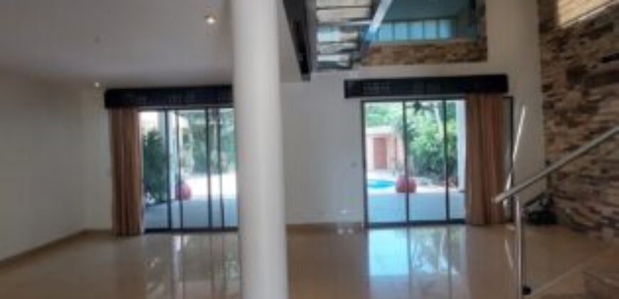 Amplia Casa de 4 Dorm. en Alquiler en Samborondón Km 3