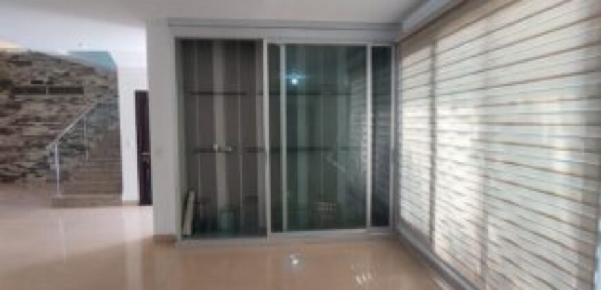 Amplia Casa de 4 Dorm. en Alquiler en Samborondón Km 3