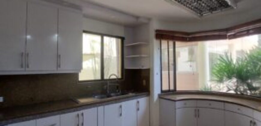 Amplia Casa de 4 Dorm. en Alquiler en Samborondón Km 3