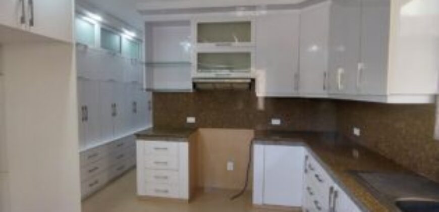 Amplia Casa de 4 Dorm. en Alquiler en Samborondón Km 3