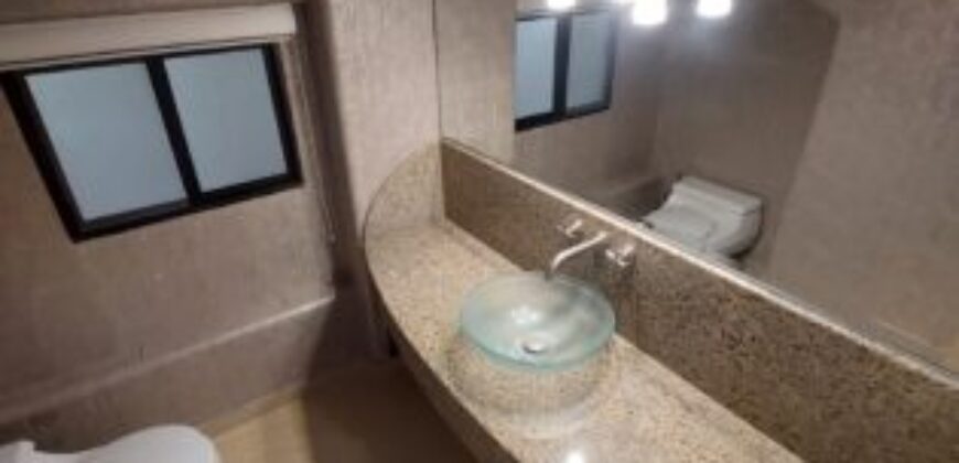 Amplia Casa de 4 Dorm. en Alquiler en Samborondón Km 3