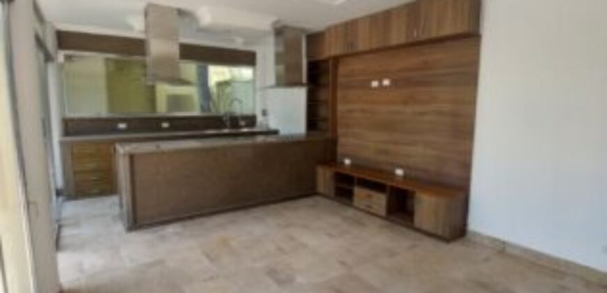 Amplia Casa de 4 Dorm. en Alquiler en Samborondón Km 3