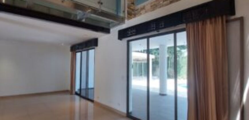 Amplia Casa de 4 Dorm. en Alquiler en Samborondón Km 3