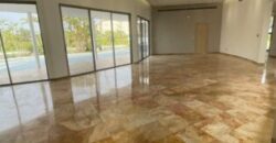 En Venta o Alquiler Hermosa Casa de Una Planta en Castelago con Vista Total Al Lago