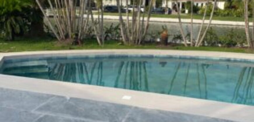 En Venta o Alquiler Hermosa Casa de Una Planta en Castelago con Vista Total Al Lago