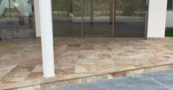 En Venta o Alquiler Hermosa Casa de Una Planta en Castelago con Vista Total Al Lago