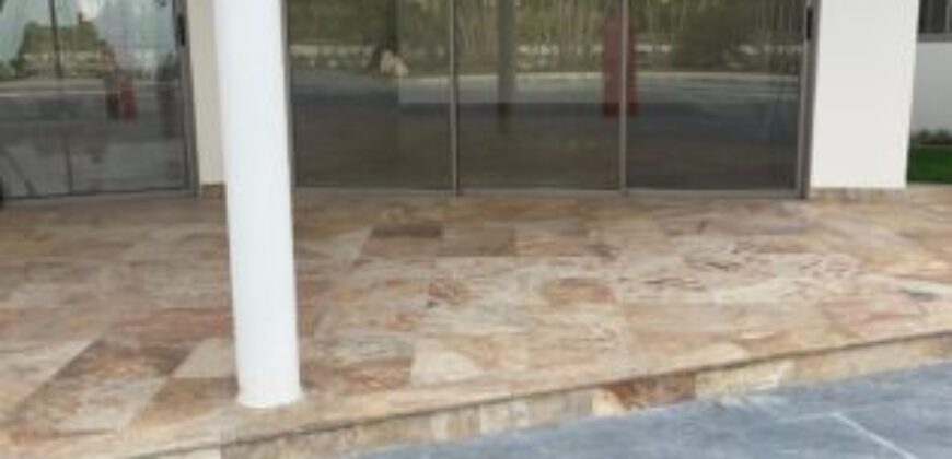 En Venta o Alquiler Hermosa Casa de Una Planta en Castelago con Vista Total Al Lago