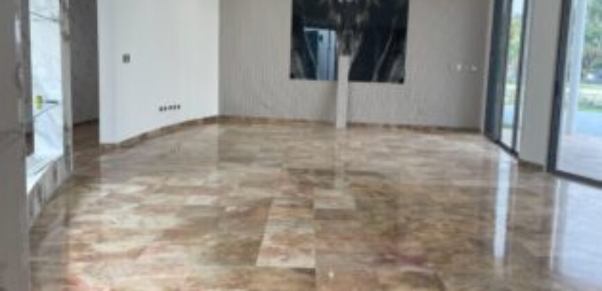 En Venta o Alquiler Hermosa Casa de Una Planta en Castelago con Vista Total Al Lago