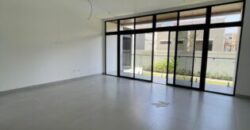 En Alquiler Departamento de 3 Dorm. de Estreno en Riona