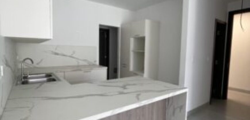 En Alquiler Departamento de 3 Dorm. de Estreno en Riona