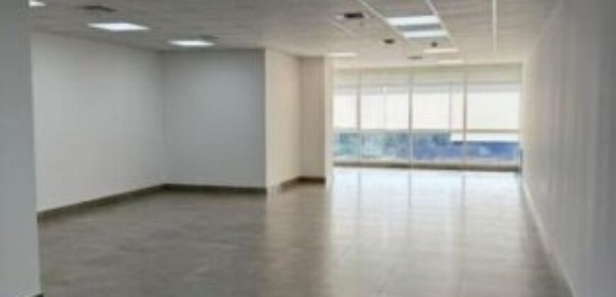 Oficina en Alquiler en Arcos Plaza, Ubicacion Estratégica en Samborondon