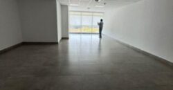 Oficina en Alquiler en Arcos Plaza, Ubicacion Estratégica en Samborondon