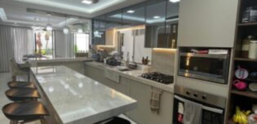 Hermosa Casa Remodelada de 3 Dorm. en Venta en El Km 2.5 de Samborondon