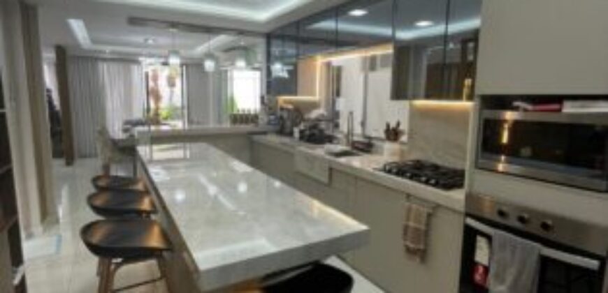 Hermosa Casa Remodelada de 3 Dorm. en Venta en El Km 2.5 de Samborondon