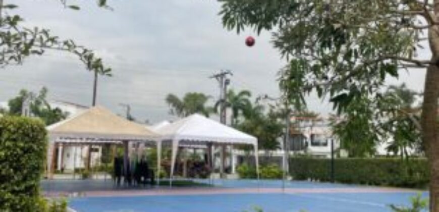 Hermosa Casa Remodelada de 3 Dorm. en Venta en El Km 2.5 de Samborondon