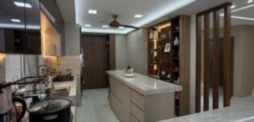 Hermosa Casa Remodelada de 3 Dorm. en Venta en El Km 2.5 de Samborondon