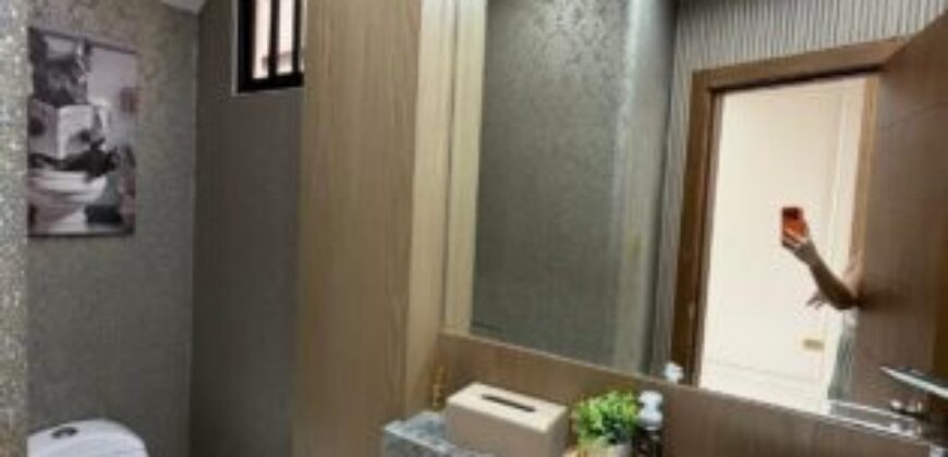 Hermosa Casa Remodelada de 3 Dorm. en Venta en El Km 2.5 de Samborondon