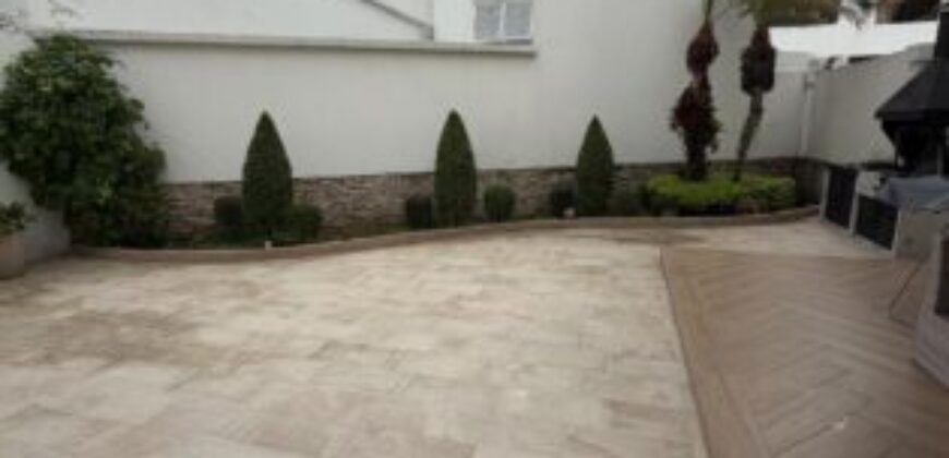 Hermosa Casa Remodelada de 3 Dorm. en Venta en El Km 2.5 de Samborondon