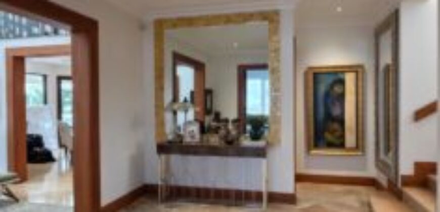 Hermosa Casa en Venta de 4 Dorm., Km 6 Vía Samborondón