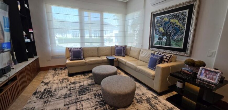 Hermosa Casa en Venta de 4 Dorm., Km 6 Vía Samborondón