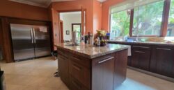 Hermosa Casa en Venta de 4 Dorm., Km 6 Vía Samborondón