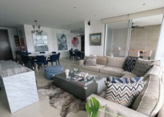 Espectacular Departamento Planta Baja con Vista Al Rio, Samborondon Km 4