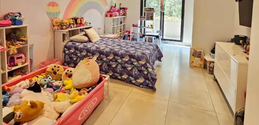 En Venta Hermosa Casa de 3 Dorm. Moderna y Remodelada, Isla Mocoli