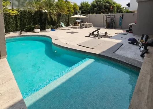 En Venta Hermosa Casa de 3 Dorm. Moderna y Remodelada, Isla Mocoli