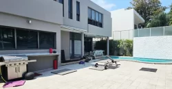 En Venta Hermosa Casa de 3 Dorm. Moderna y Remodelada, Isla Mocoli