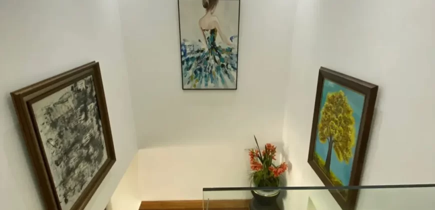 En Venta Departamento de 2 Pisos y 3 Dorm. Full Amoblado tipo Loft en Los Ceibos