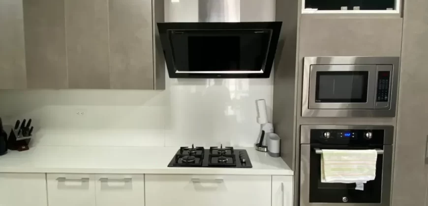 En Venta Departamento de 2 Pisos y 3 Dorm. Full Amoblado tipo Loft en Los Ceibos