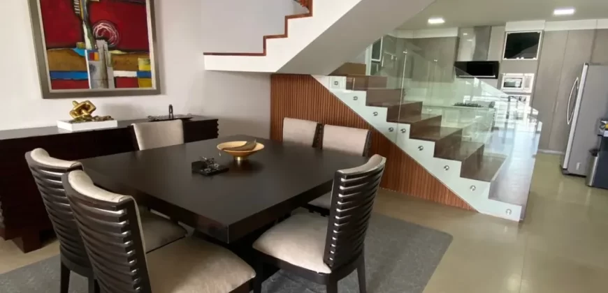 En Venta Departamento de 2 Pisos y 3 Dorm. Full Amoblado tipo Loft en Los Ceibos