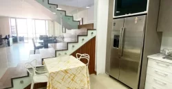 En Venta Departamento de 2 Pisos y 3 Dorm. Full Amoblado tipo Loft en Los Ceibos