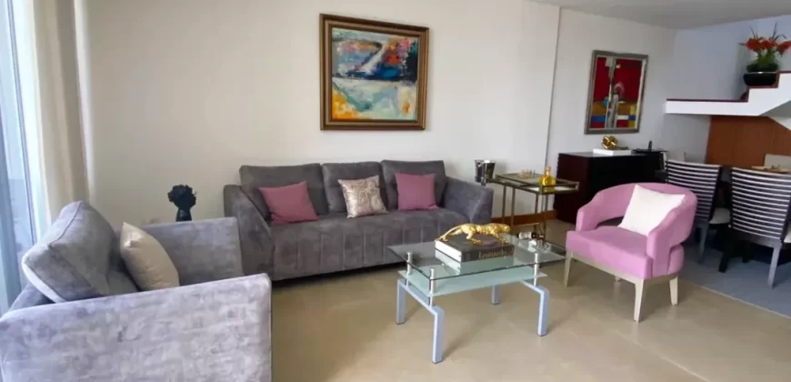 En Venta Departamento de 2 Pisos y 3 Dorm. Full Amoblado tipo Loft en Los Ceibos