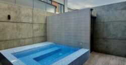 Moderna Casa en Venta de 3 Dorm. en Isla Celeste, Estribor