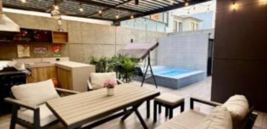 Moderna Casa en Venta de 3 Dorm. en Isla Celeste, Estribor