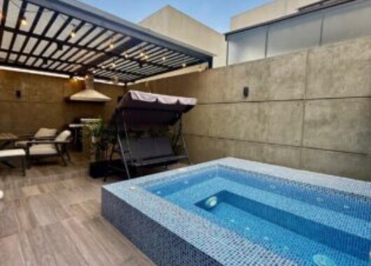 Moderna Casa en Venta de 3 Dorm. en Isla Celeste, Estribor