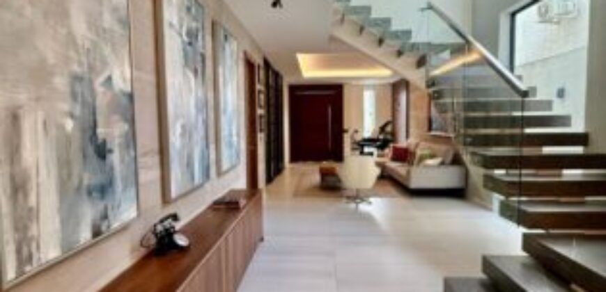 Moderna Casa en Venta de 3 Dorm. en Isla Celeste, Estribor