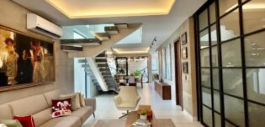 Moderna Casa en Venta de 3 Dorm. en Isla Celeste, Estribor