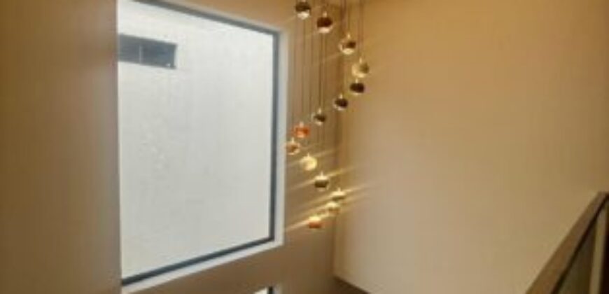 Moderna Casa en Venta de 3 Dorm. en Isla Celeste, Estribor