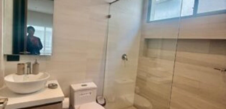 Moderna Casa en Venta de 3 Dorm. en Isla Celeste, Estribor