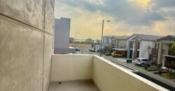 Moderna Casa en Venta de 3 Dorm. en Isla Celeste, Estribor